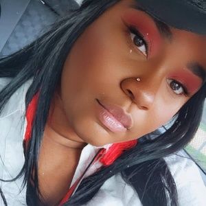 Meet your Posher, Alisha